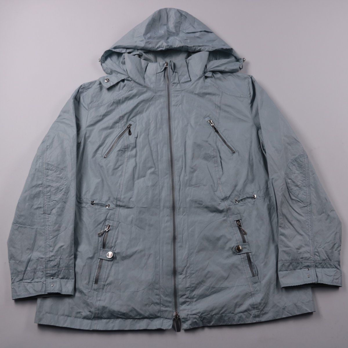 куртка не указано