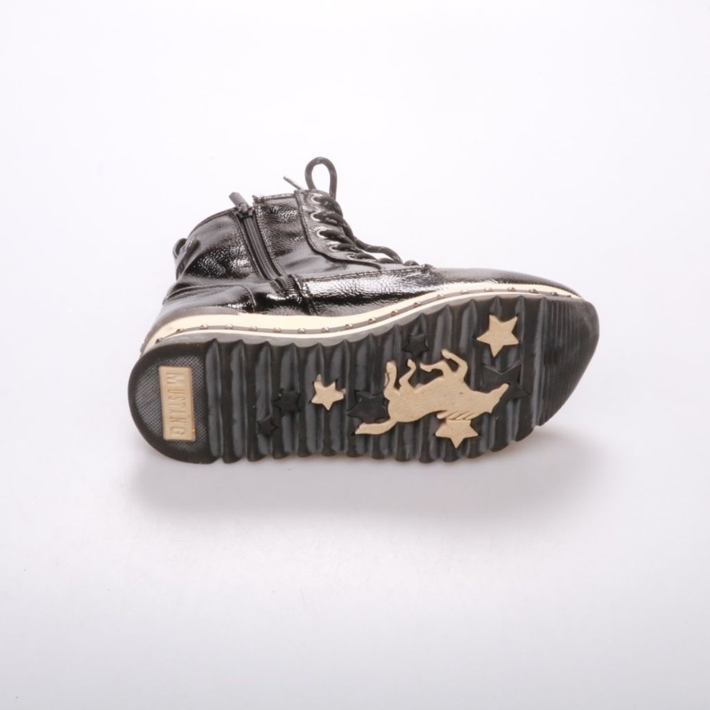 ботинки Mustang